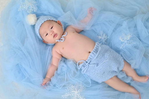 来宾孕妇三个月肚子多大